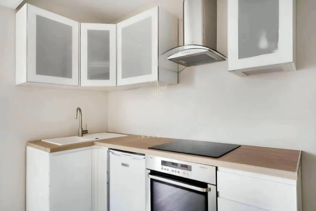 Appartement View Paris Door Location Metro *